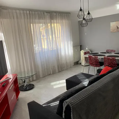 Centre Grand 3 Pieces A Pieds Apartment